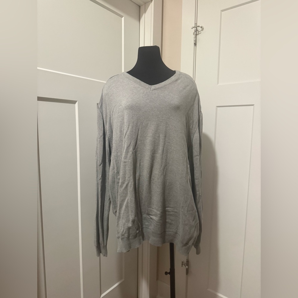 Cutter & Buck Men's Light Gray V-Neck Sweater